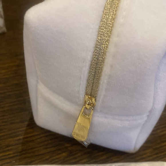 Dior Silk Eye Mask - Picture 5 of 7